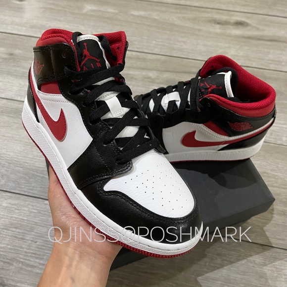 Air Jordan 1 Mid GS Gym Red - Picture 3 of 8